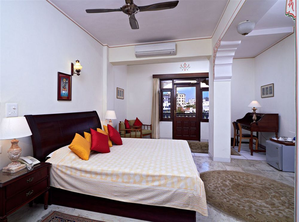 Hotel Meghniwas Jaipur Bagian luar foto