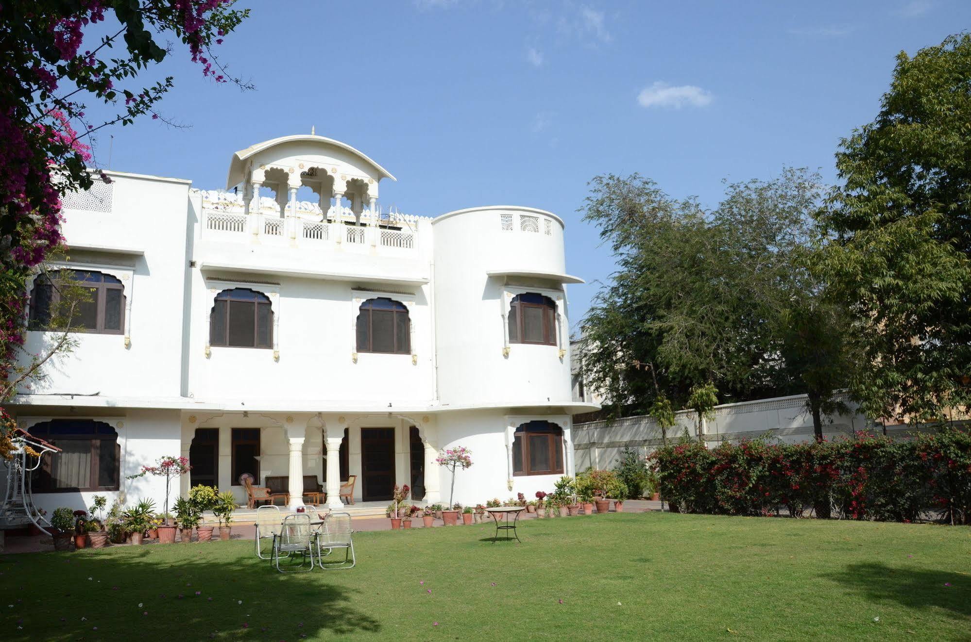 Hotel Meghniwas Jaipur Bagian luar foto